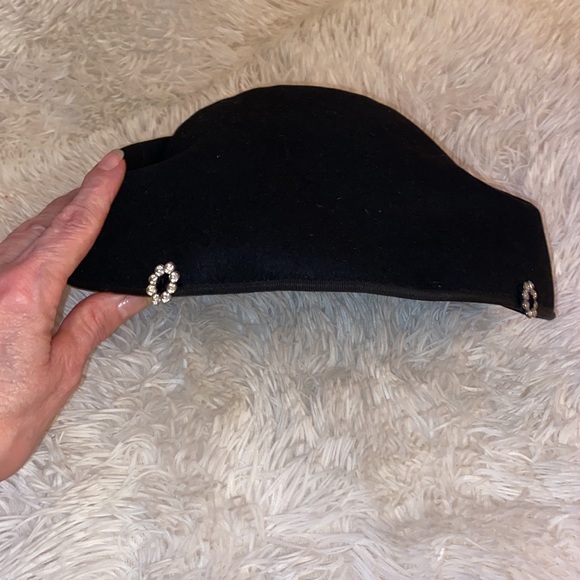 Vntg ladies Black velvet bonnet Hat w rhinestones Lazarus model Cincinnati beani - Picture 15 of 16